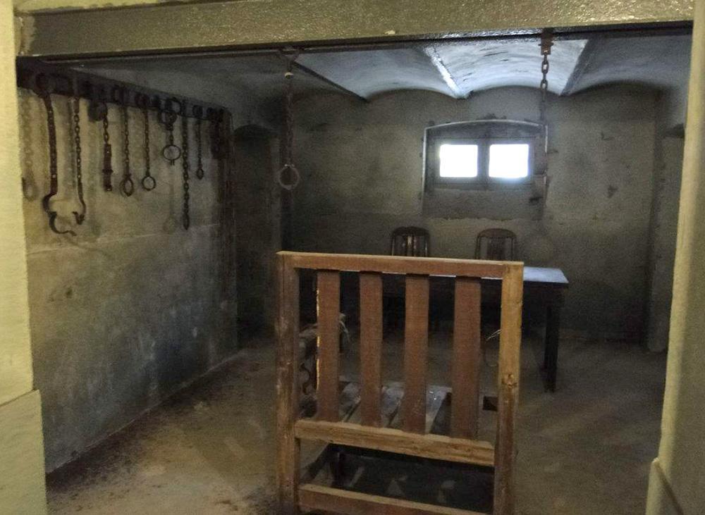 图为真实的监狱内景据日本《每日新闻》报道,日本横须贺监狱公开了在