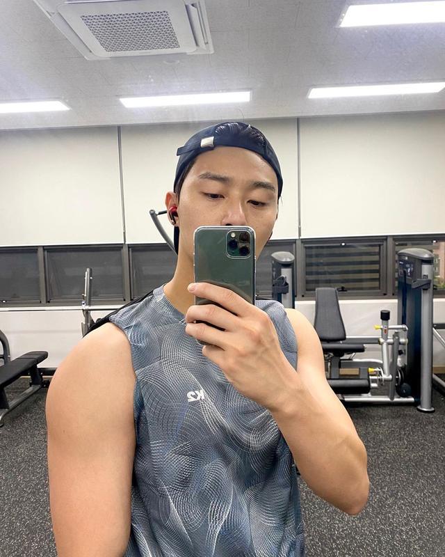 手臂变好壮朴叙俊公开健身近况为新片dream积极做准备