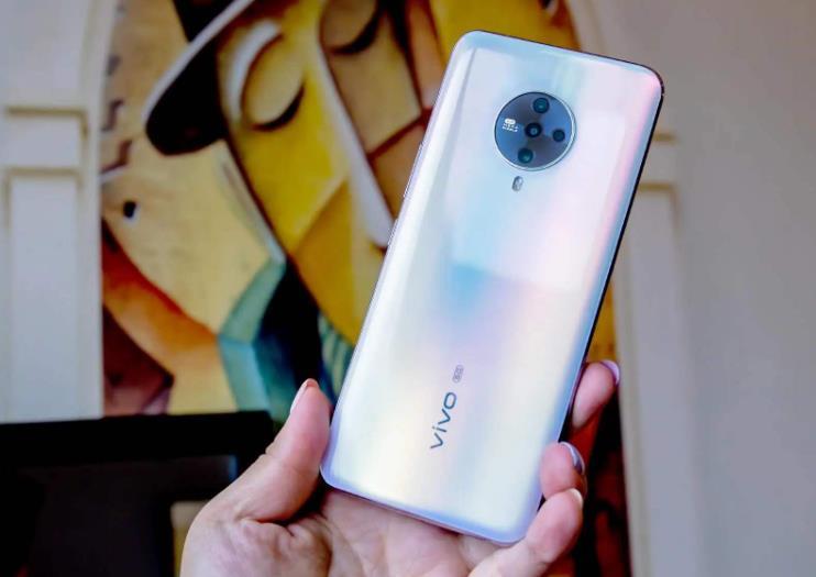 vivo s6使用的是三星猎户座980 5g芯片,内置a77旗舰级cpu架构,能为