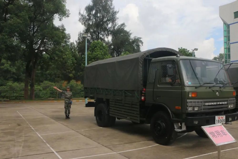 来看看驻港部队的硬核车场日