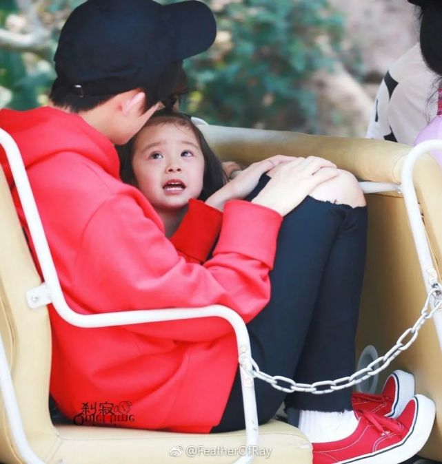 还记得《放开我北鼻3》里的哈琳吗?她现在长这样