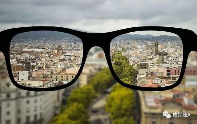 近视眼看到的世界是啥样的?500度就是一片模糊,800度是怎样?