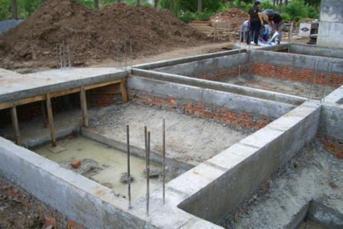 农村自建房的地基,一家比一家高,有什么讲究?费钱但是实用