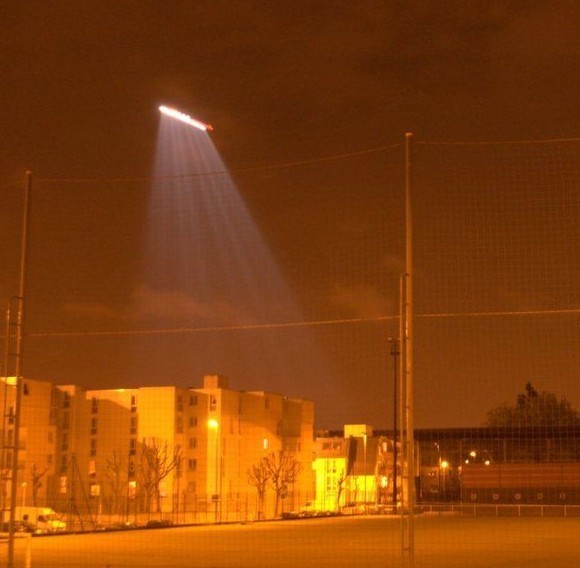 迄今为止最清晰的ufo照片-杭州萧山机场ufo