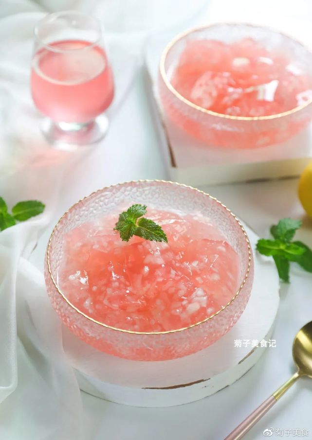 吃水蜜桃的季节就给家人做这道蜜桃果冻清凉爽口健康无添加