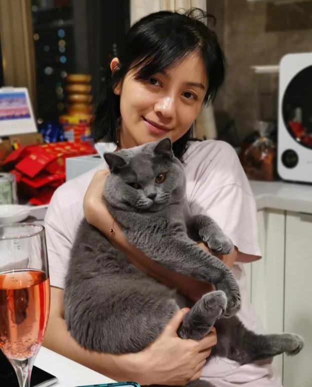 "中年夫妻"沙溢胡可的爱情和婚姻,才有着烟火气里的温暖