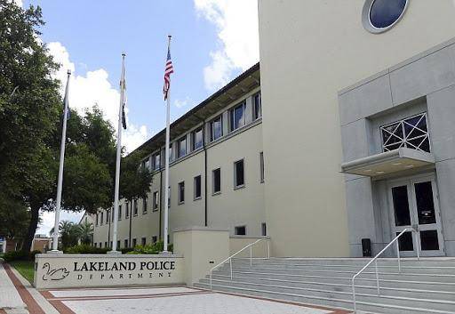 精锐的第82空降师以及第101空降师已经被调集到了华盛顿去保卫白宫,前