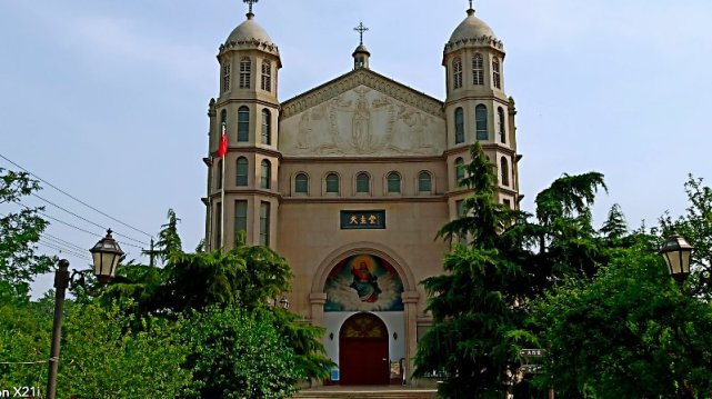 胡庄教堂与上海的佘山,吉林的江南圣母堂并称为中国三大天主教圣地