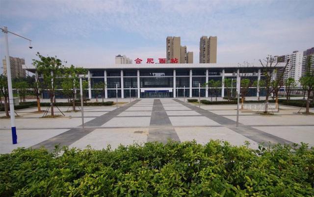 合新高铁南起安徽省合肥市,终至江苏省新沂市.