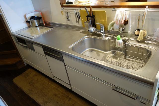 日本厨房的这个设计,100%解决了灶台不够用烦恼,后悔没有早知道