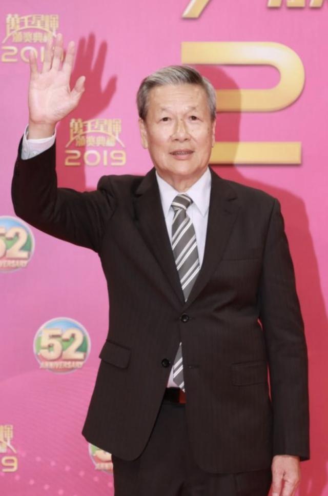 刘江在香港娱乐圈内德高望重,特别在电视圈内,人人见到他都会尊称他