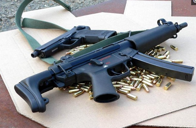 一旦交火不可避免,你们会用什么枪来防身?这4款很多人都选第一把