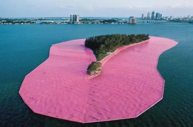 著名大地艺术家克里斯托去世他包裹过德国国会还要包裹凯旋门