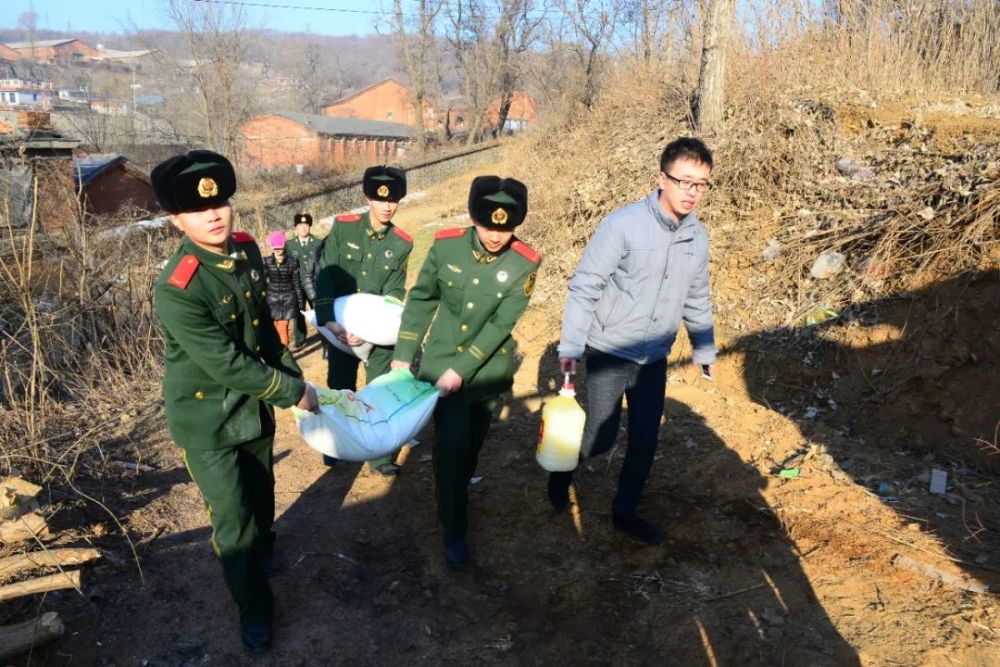 双拥工作是俺们丹东光荣的传统!