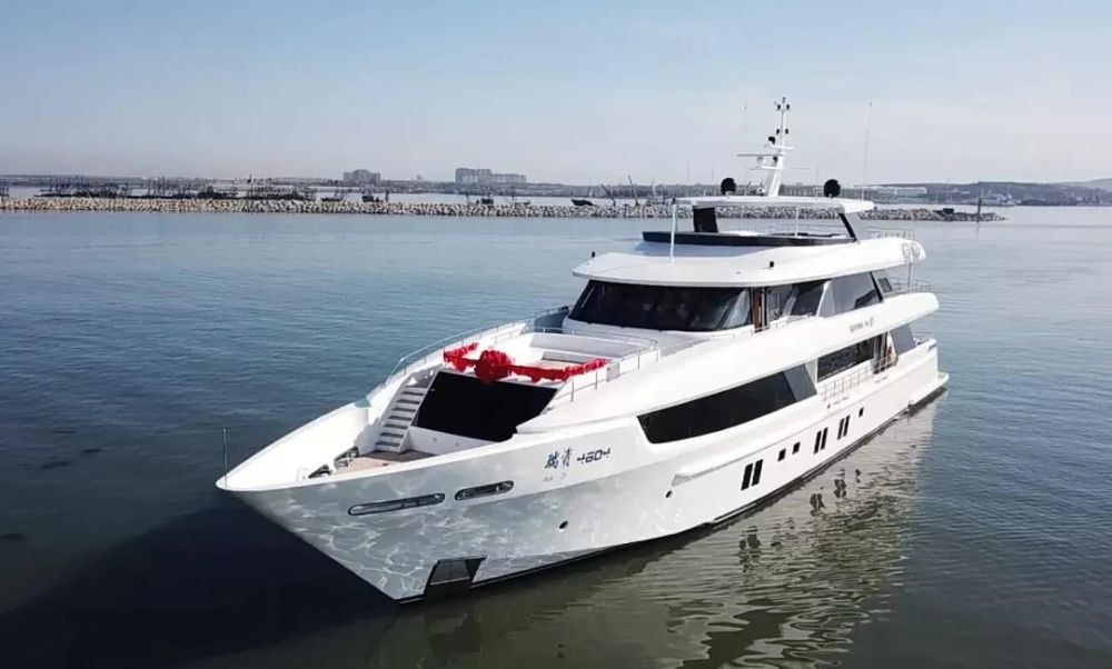 半个月,锦龙交付两艘46米超级游艇至上海_腾讯新闻