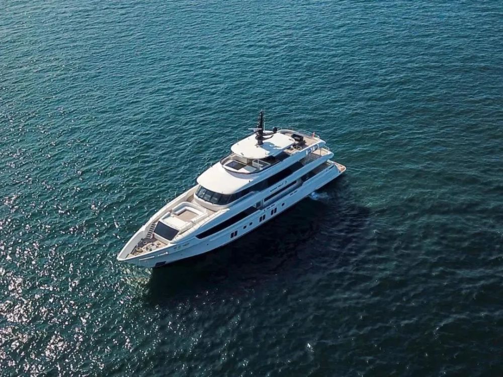 半个月,锦龙交付两艘46米超级游艇至上海_腾讯新闻