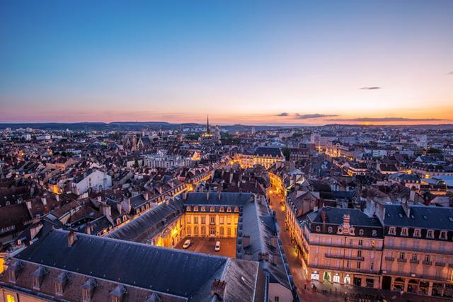 以猫头鹰为荣的法国小城曾是中世纪美酒之都浪漫唯美魅力无限