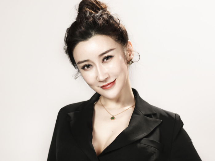 还记得《倚天屠龙记》中"韩姬"吗?全程没有台词,因身材圈粉无数