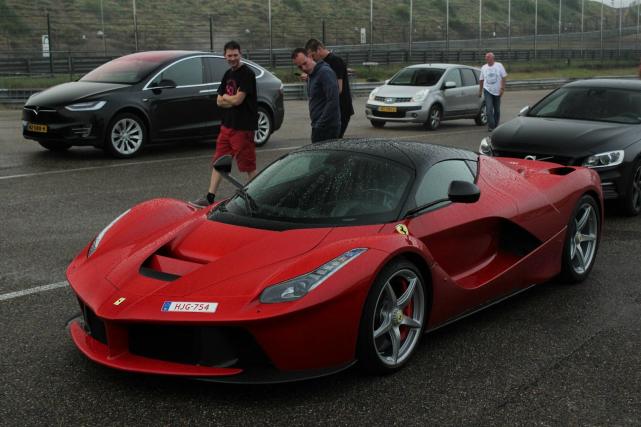 浙江出现红法满屏的赛车既视感实拍更帅