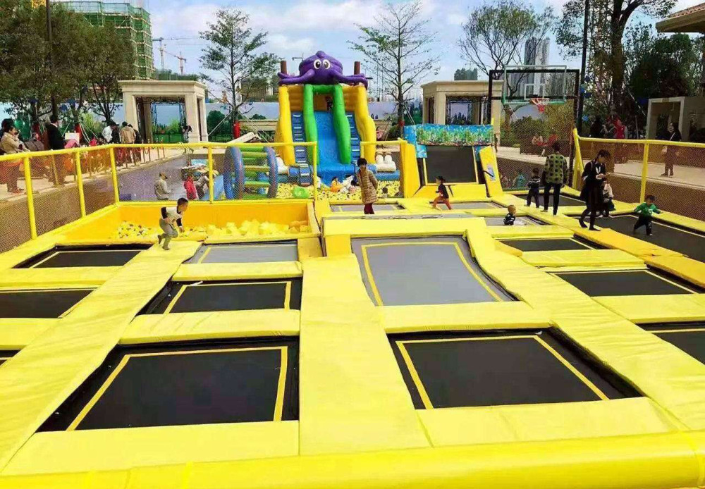 游乐场里的经典项目蹦蹦床还有这些好处