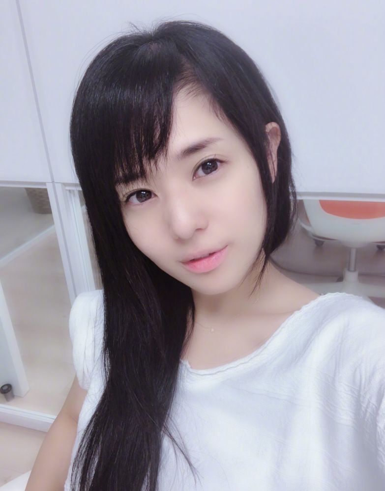 女星苍井空发微博为捷古斯代言,遭用户举报,现官方已介入审核