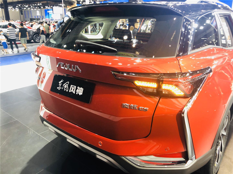 驭风而行的东风风神aeolus