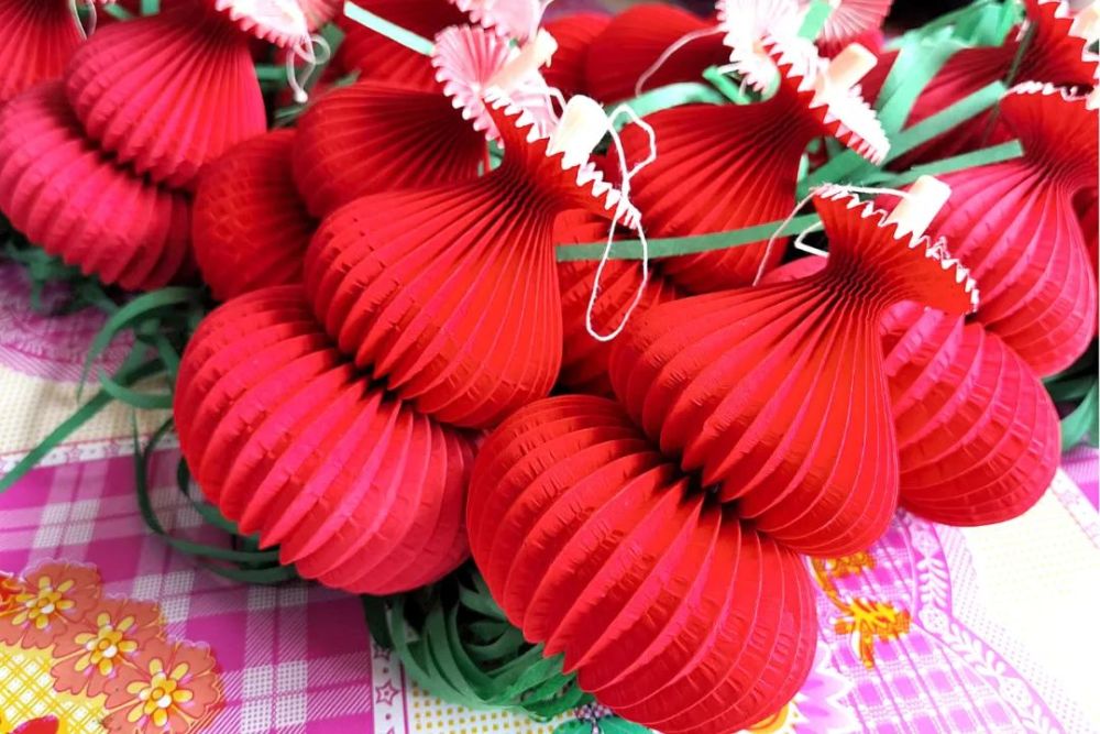 25年不辍手工制作纸葫芦