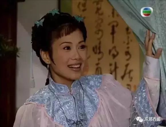 陈松伶续约无线,并接拍了台庆剧《金玉满堂》,分饰德妃和岳心如两个