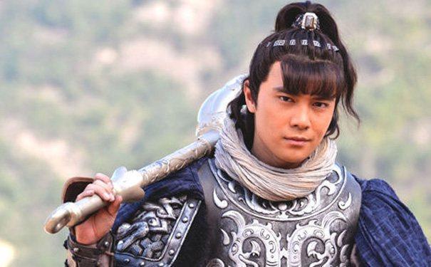 银锤太保裴元庆,同样是隋唐系列小说中的虚构人物,为山马关总兵裴仁基