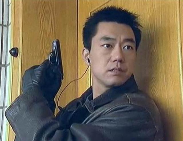 重案六组的神枪手"江汉",已经变成了气喘吁吁的中年大叔