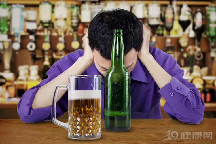 白酒|每天喝二两白酒和滴酒不沾，哪个更好？医生今天终于说了实话！