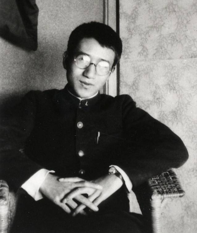 太宰治:生而为人,我很抱歉.假文艺真渣男?学者:他是思想巨人_腾讯新闻