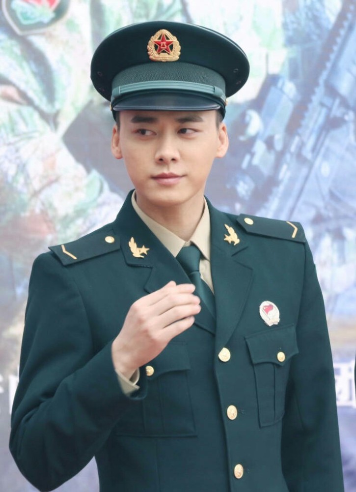 《号手就位》的演员阵容非常强大,是由李易峰,肖央,陈星旭,吴刚