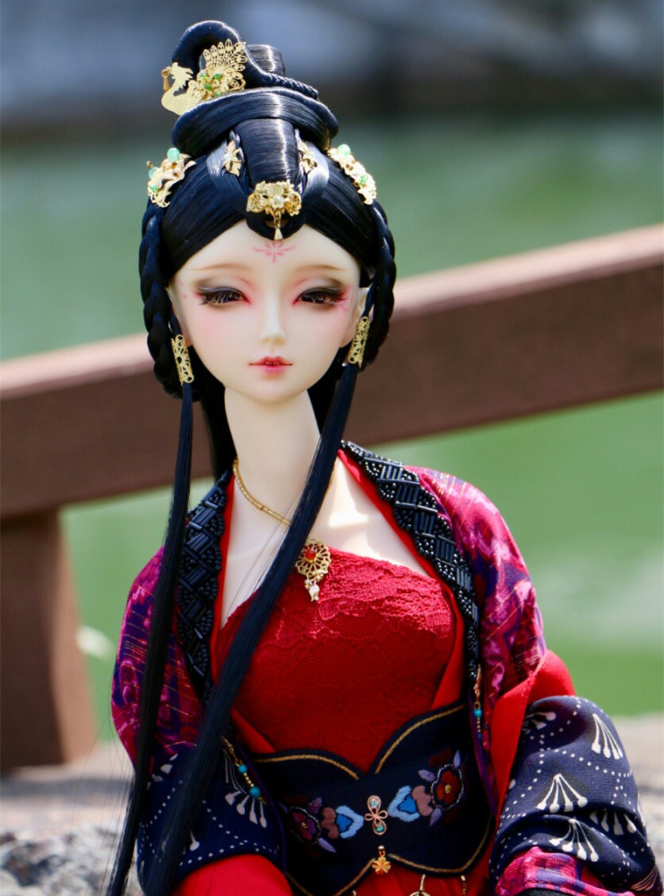 趣味测试:你觉得这4个美人,哪个是魔族公主?