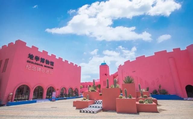 而另一个,就在我们中国的福建漳州—火山岛地学博物馆.