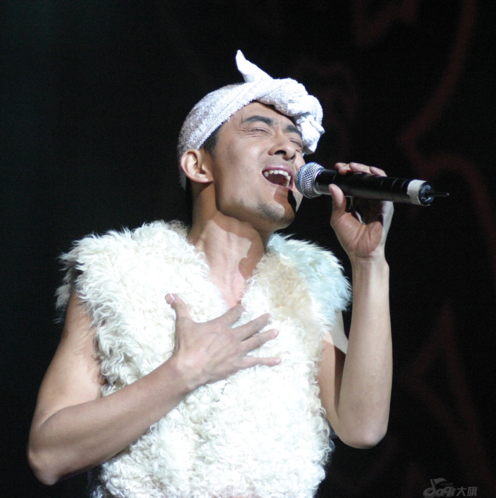 从春晚最火放羊娃到谎话歌手阿宝与小15岁的妻子现状