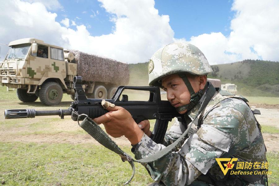 敌情不断陌生地域汽车兵防卫战术演练火热上演