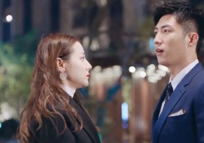 幸福触手可及:宋凛周放雨中情话互撩,撑伞热吻甜蜜暴击,两人实在是太