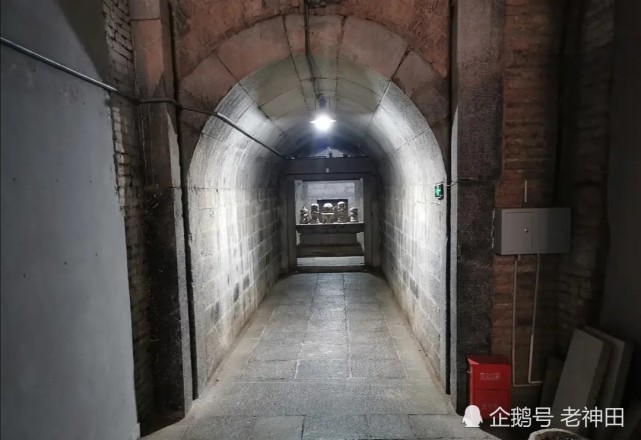 新乡潞简王墓是现存最大的明朝藩王墓,里面有潞王地宫和次妃地宫