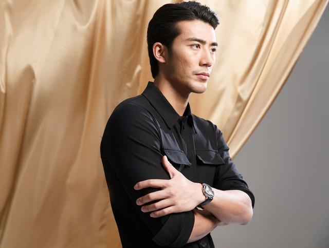 如果你35岁了还剪这样的发型,就显得太嫩了,完全不能展现自己的男性