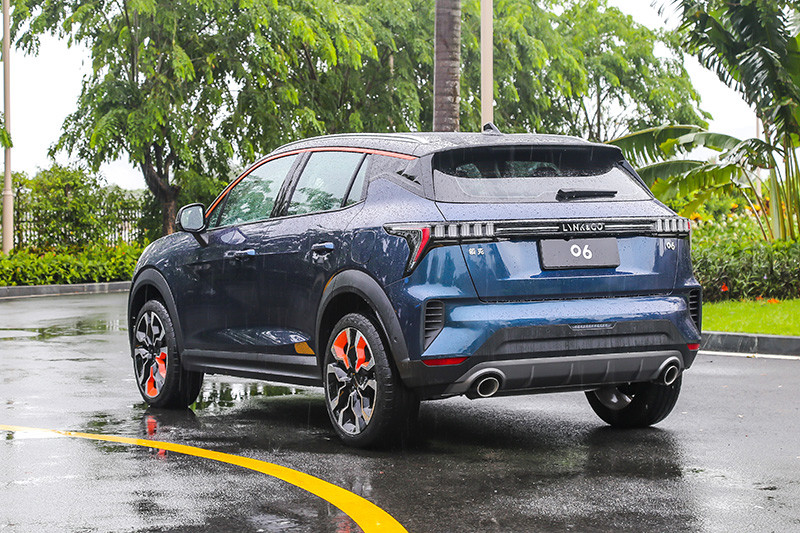 领克06首发亮相入门紧凑级suv全新内饰设计