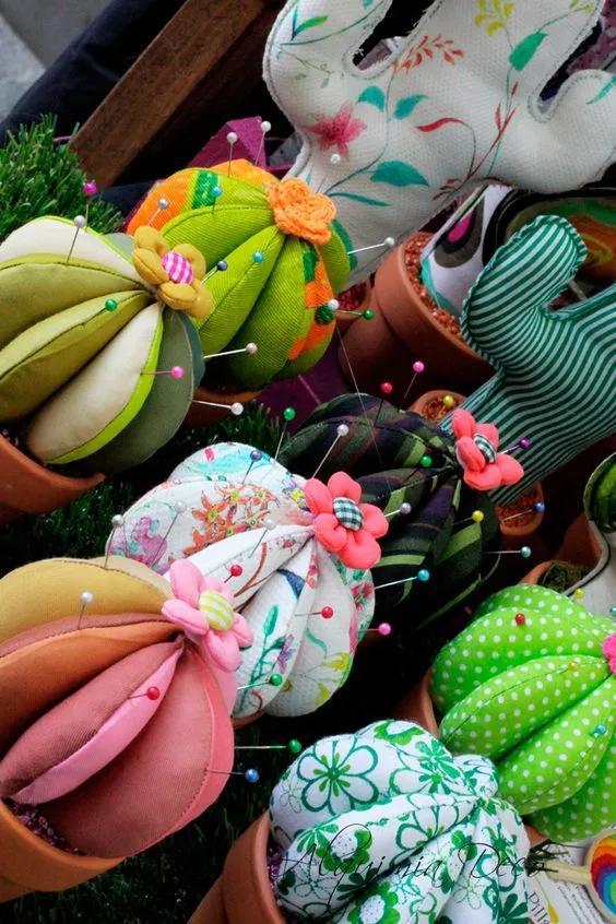 做手工经常会留下很多小材料,比如一些小碎布,不织布,毛毡布一类,而