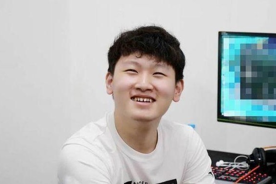 英雄联盟 v5管理严格化?小东北:选手不上钻石不能睡觉