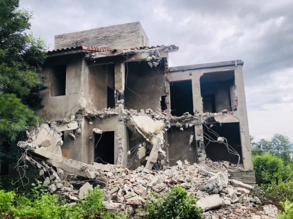 官方通报云南这里55栋别墅未批先建没收拆除