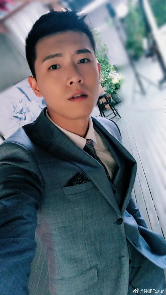 孙鹏飞主持安徽卫视的《每日新闻报》,看过《男生女生向前冲》的对他