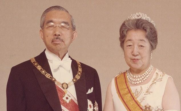 日本皇室最美公主姐妹花亮相 穿灰裙美如像双胞胎 又抢皇后风头 腾讯网
