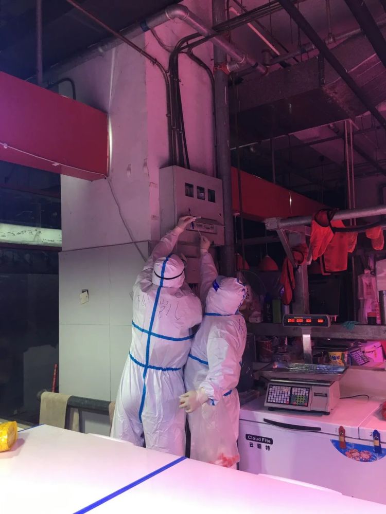 关键时刻关键时刻，他们再次逆行，炸酱面加油！