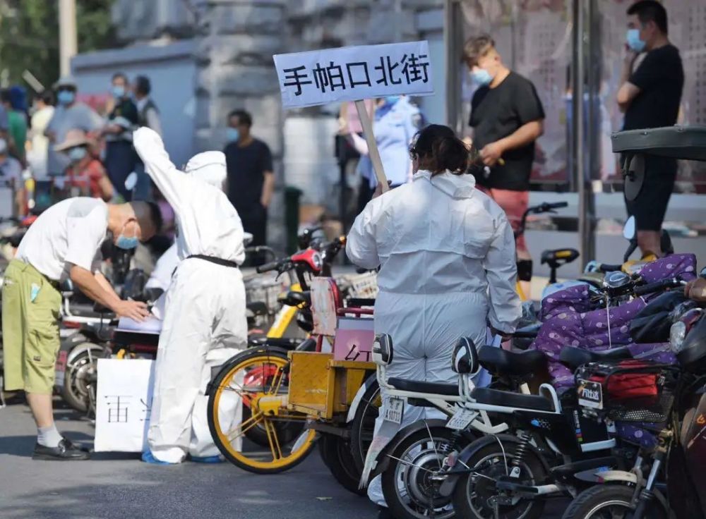 关键时刻关键时刻，他们再次逆行，炸酱面加油！