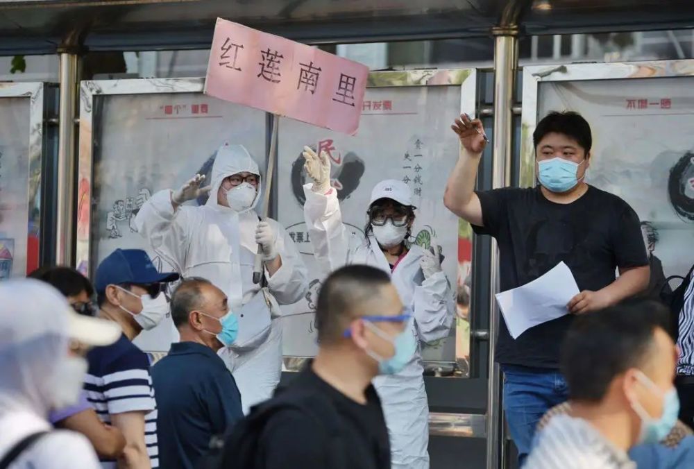 关键时刻关键时刻，他们再次逆行，炸酱面加油！