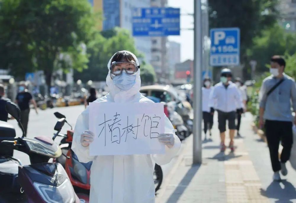 关键时刻关键时刻，他们再次逆行，炸酱面加油！